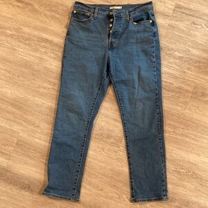 Levi wedgie straight